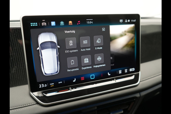 Volkswagen Tiguan 1.5 eHybrid Life Edition Plug In Hybrid 204pk Dealer O.H PHEV | Trekhaak af Fabriek | Adaptive Cruise | Parkassist | IQ Drive | Stuur & Stoelverwarming | Apple Carplay | Virtual | BLIS | Camera | Sfeerverlichting |