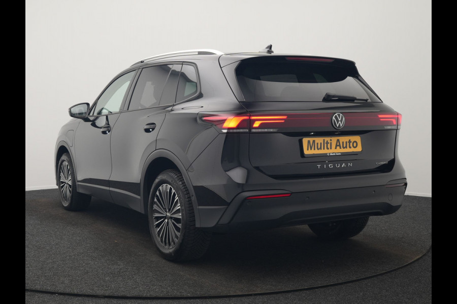 Volkswagen Tiguan 1.5 eHybrid Life Edition Plug In Hybrid 204pk Dealer O.H PHEV | Trekhaak af Fabriek | Adaptive Cruise | Parkassist | IQ Drive | Stuur & Stoelverwarming | Apple Carplay | Virtual | BLIS | Camera | Sfeerverlichting |