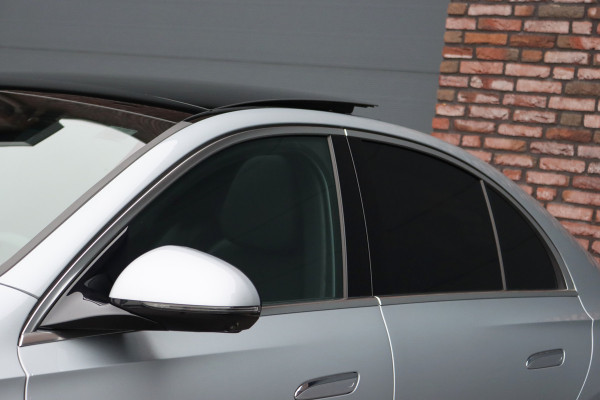 Mercedes-Benz E-Klasse 220 d AMG Line | Hyperscreen | Distronic | Memory | Burmester | HUD | 3D-Display | Panoramadak | Surround Camera | Keyless Go | Digital Light |