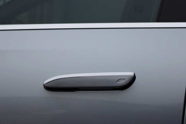 Mercedes-Benz E-Klasse 220 d AMG Line | Hyperscreen | Distronic | Memory | Burmester | HUD | 3D-Display | Panoramadak | Surround Camera | Keyless Go | Digital Light |