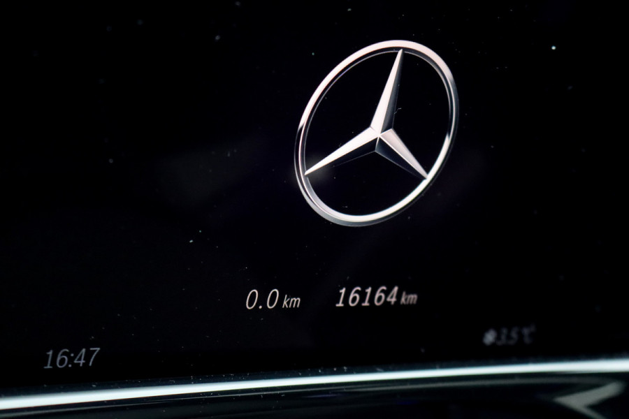 Mercedes-Benz E-Klasse 220 d AMG Line | Hyperscreen | Distronic | Memory | Burmester | HUD | 3D-Display | Panoramadak | Surround Camera | Keyless Go | Digital Light |