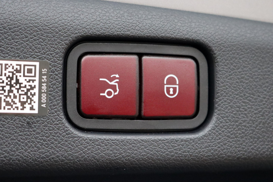 Mercedes-Benz E-Klasse 220 d AMG Line | Hyperscreen | Distronic | Memory | Burmester | HUD | 3D-Display | Panoramadak | Surround Camera | Keyless Go | Digital Light |