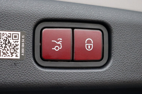 Mercedes-Benz E-Klasse 220 d AMG Line | Hyperscreen | Distronic | Memory | Burmester | HUD | 3D-Display | Panoramadak | Surround Camera | Keyless Go | Digital Light |