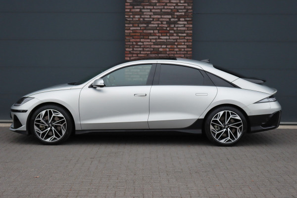 Hyundai IONIQ 6 Lounge 77.4 kWh | Adaptieve Cruise Control | Panoramadak | BOSE | Memory | Stoelventilatie | Verwarmd Stuurwiel | HUD | Leder | Camera | Trekhaak | Achterbank Verwarmd |