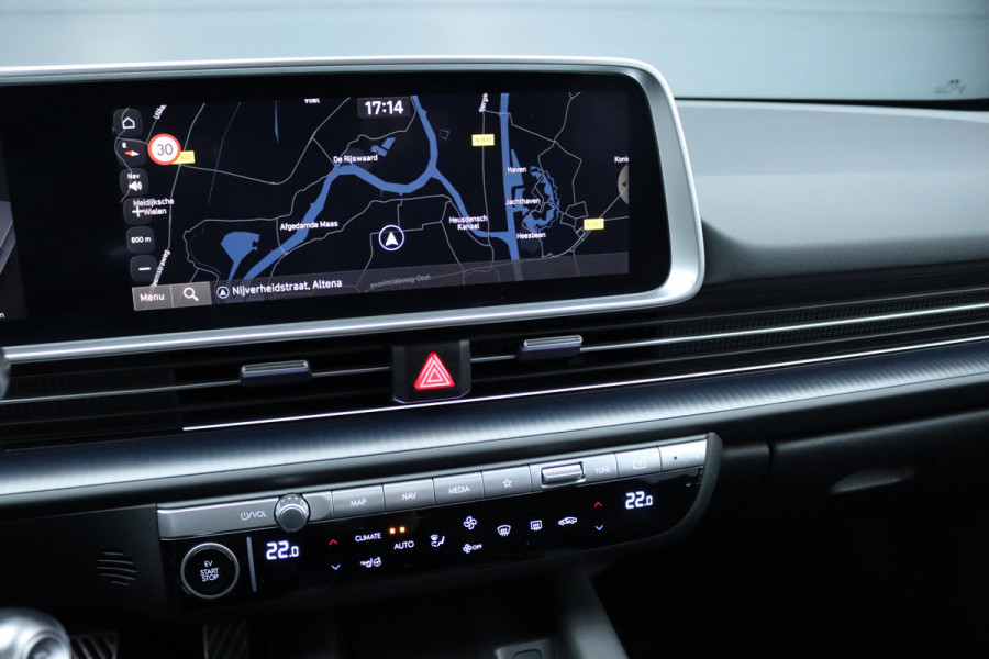 Hyundai IONIQ 6 Lounge 77.4 kWh | Adaptieve Cruise Control | Panoramadak | BOSE | Memory | Stoelventilatie | Verwarmd Stuurwiel | HUD | Leder | Camera | Trekhaak | Achterbank Verwarmd |