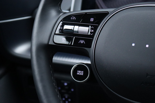 Hyundai IONIQ 6 Lounge 77.4 kWh | Adaptieve Cruise Control | Panoramadak | BOSE | Memory | Stoelventilatie | Verwarmd Stuurwiel | HUD | Leder | Camera | Trekhaak | Achterbank Verwarmd |