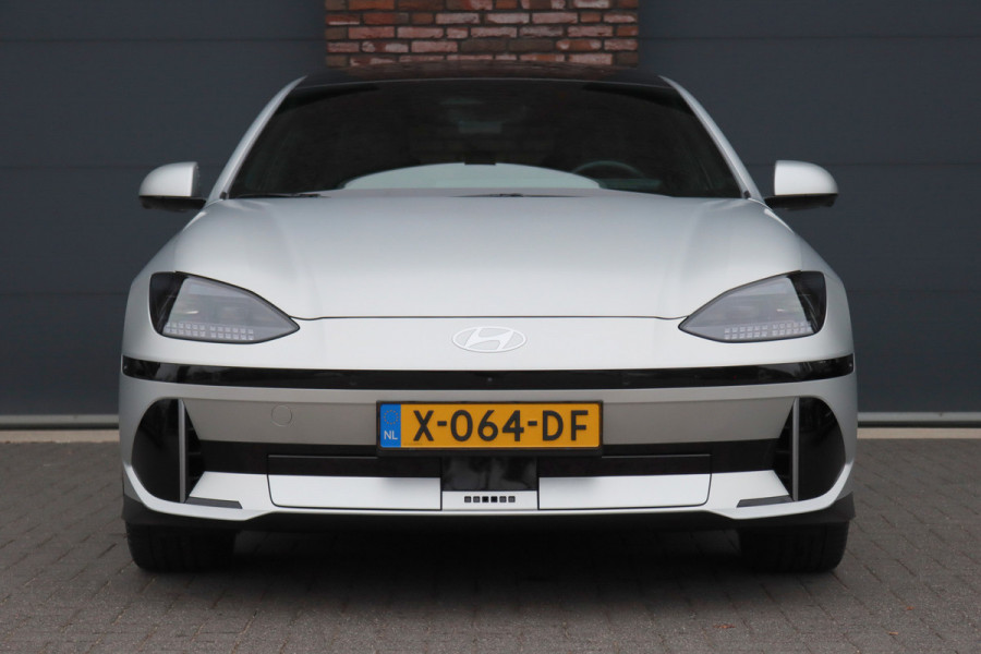 Hyundai IONIQ 6 Lounge 77.4 kWh | Adaptieve Cruise Control | Panoramadak | BOSE | Memory | Stoelventilatie | Verwarmd Stuurwiel | HUD | Leder | Camera | Trekhaak | Achterbank Verwarmd |