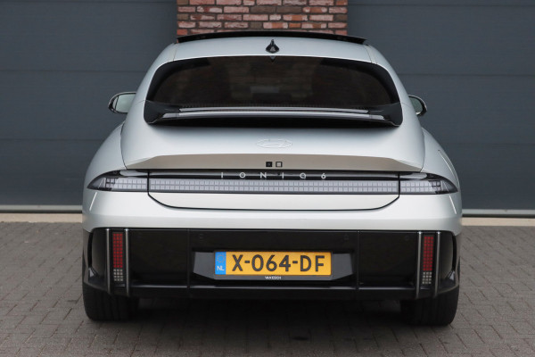 Hyundai IONIQ 6 Lounge 77.4 kWh | Adaptieve Cruise Control | Panoramadak | BOSE | Memory | Stoelventilatie | Verwarmd Stuurwiel | HUD | Leder | Camera | Trekhaak | Achterbank Verwarmd |