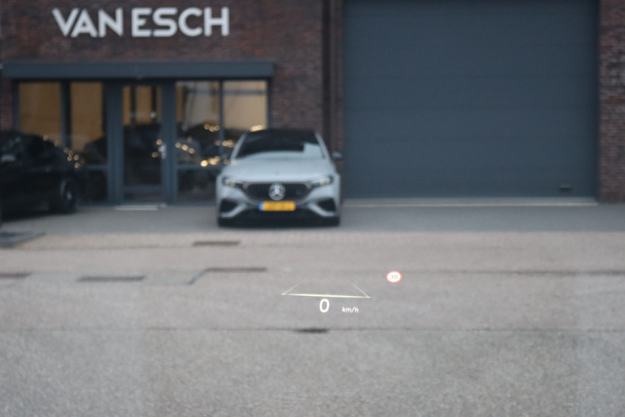 Hyundai IONIQ 6 Lounge 77.4 kWh | Adaptieve Cruise Control | Panoramadak | BOSE | Memory | Stoelventilatie | Verwarmd Stuurwiel | HUD | Leder | Camera | Trekhaak | Achterbank Verwarmd |