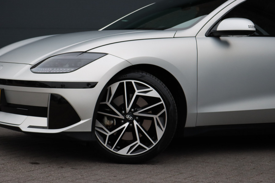 Hyundai IONIQ 6 Lounge 77.4 kWh | Adaptieve Cruise Control | Panoramadak | BOSE | Memory | Stoelventilatie | Verwarmd Stuurwiel | HUD | Leder | Camera | Trekhaak | Achterbank Verwarmd |