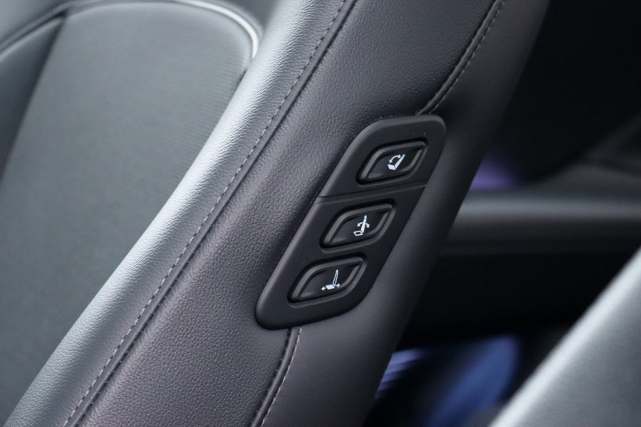 Hyundai IONIQ 6 Lounge 77.4 kWh | Adaptieve Cruise Control | Panoramadak | BOSE | Memory | Stoelventilatie | Verwarmd Stuurwiel | HUD | Leder | Camera | Trekhaak | Achterbank Verwarmd |