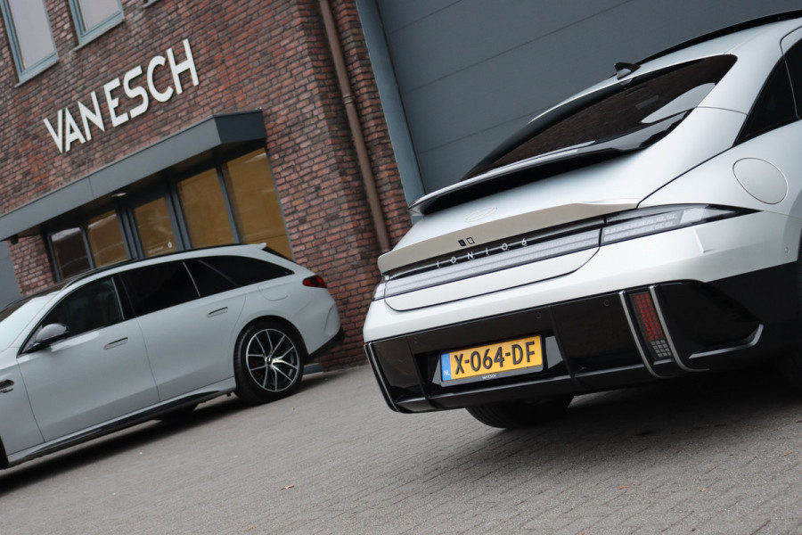 Hyundai IONIQ 6 Lounge 77.4 kWh | Adaptieve Cruise Control | Panoramadak | BOSE | Memory | Stoelventilatie | Verwarmd Stuurwiel | HUD | Leder | Camera | Trekhaak | Achterbank Verwarmd |