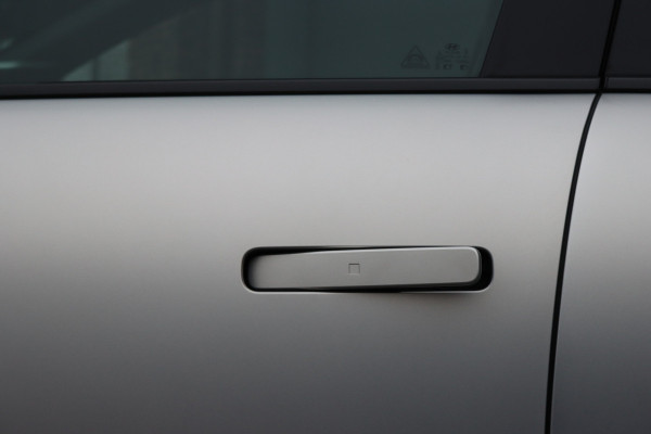 Hyundai IONIQ 6 Lounge 77.4 kWh | Adaptieve Cruise Control | Panoramadak | BOSE | Memory | Stoelventilatie | Verwarmd Stuurwiel | HUD | Leder | Camera | Trekhaak | Achterbank Verwarmd |