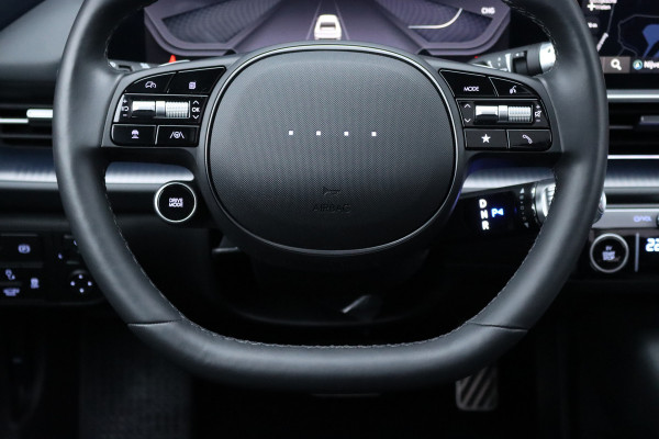 Hyundai IONIQ 6 Lounge 77.4 kWh | Adaptieve Cruise Control | Panoramadak | BOSE | Memory | Stoelventilatie | Verwarmd Stuurwiel | HUD | Leder | Camera | Trekhaak | Achterbank Verwarmd |