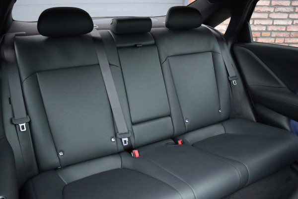 Hyundai IONIQ 6 Lounge 77.4 kWh | Adaptieve Cruise Control | Panoramadak | BOSE | Memory | Stoelventilatie | Verwarmd Stuurwiel | HUD | Leder | Camera | Trekhaak | Achterbank Verwarmd |