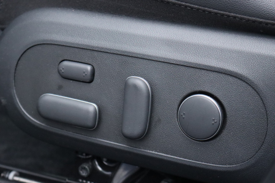 Hyundai IONIQ 6 Lounge 77.4 kWh | Adaptieve Cruise Control | Panoramadak | BOSE | Memory | Stoelventilatie | Verwarmd Stuurwiel | HUD | Leder | Camera | Trekhaak | Achterbank Verwarmd |
