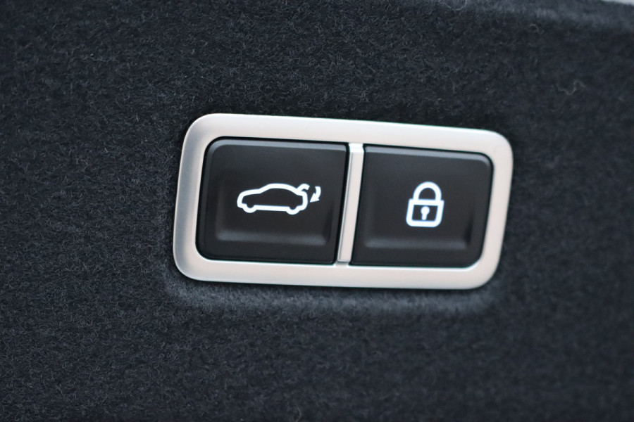 Hyundai IONIQ 6 Lounge 77.4 kWh | Adaptieve Cruise Control | Panoramadak | BOSE | Memory | Stoelventilatie | Verwarmd Stuurwiel | HUD | Leder | Camera | Trekhaak | Achterbank Verwarmd |