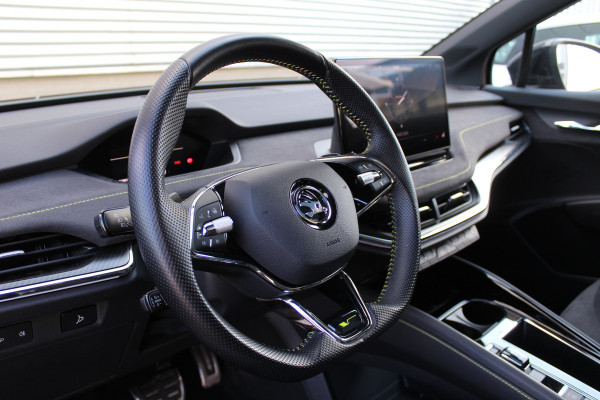 Škoda ENYAQ Coupé iV 80 RS | BTW-Auto | Panoramadak | Trekhaak | BLIS | Stoelverwarming