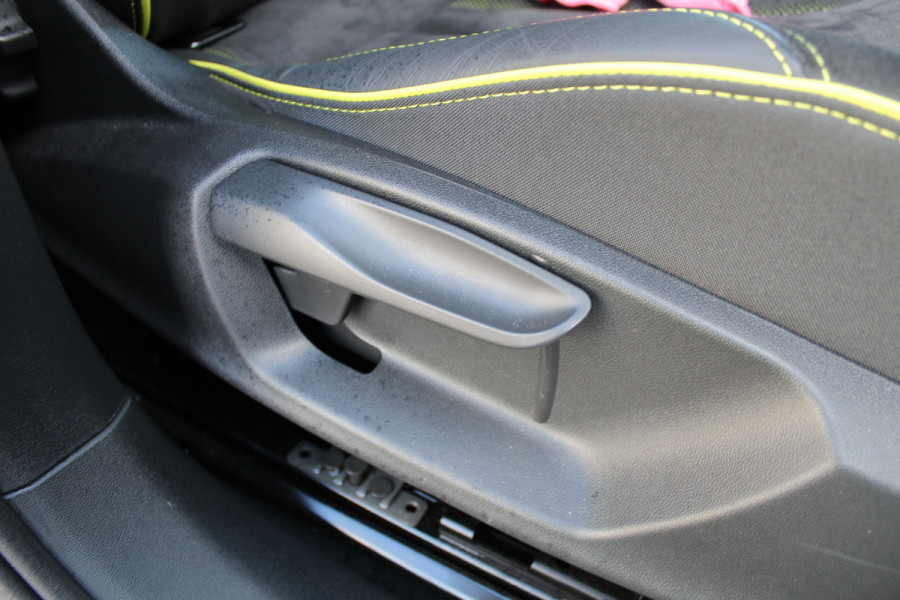 Škoda ENYAQ Coupé iV 80 RS | BTW-Auto | Panoramadak | Trekhaak | BLIS | Stoelverwarming