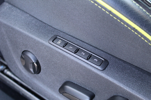 Škoda ENYAQ Coupé iV 80 RS | BTW-Auto | Panoramadak | Trekhaak | BLIS | Stoelverwarming