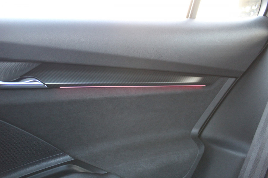 Škoda ENYAQ Coupé iV 80 RS | BTW-Auto | Panoramadak | Trekhaak | BLIS | Stoelverwarming