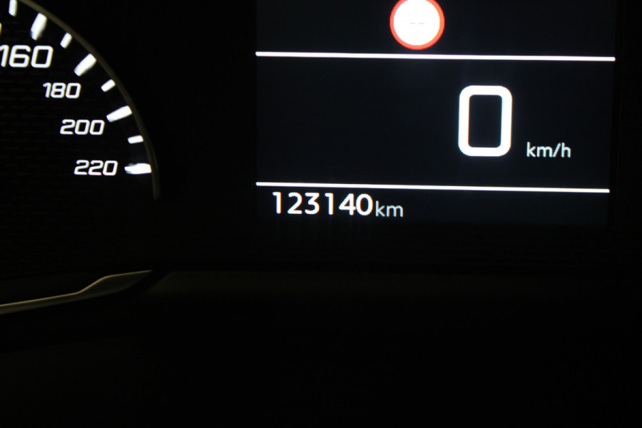 Peugeot 2008 1.2 PureTech Blue Lease Active |Navi|