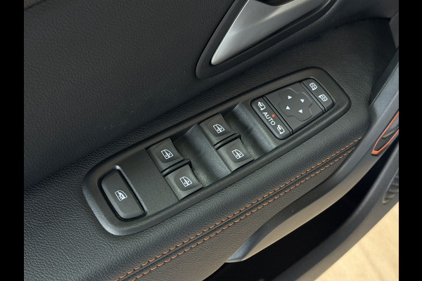 Dacia Duster 1.3 TCe 150 Extreme | Navi | 17" | Blindspot | 360 | Stoelverwarming | Cruise control | 100% Dealer onderhouden!