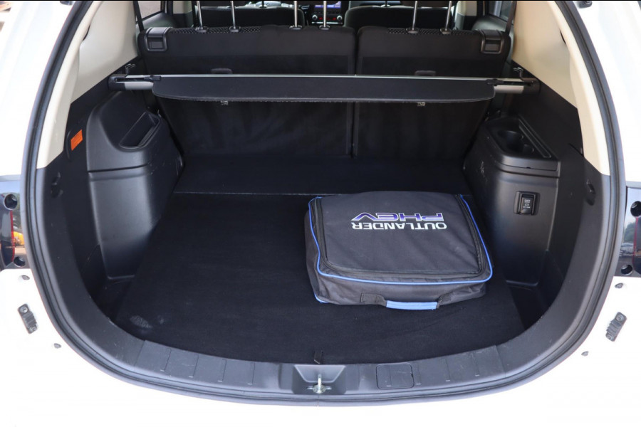 Mitsubishi Outlander 2.4 PHEV Pure+ org. NL-auto trekhaak camera stoelverw.