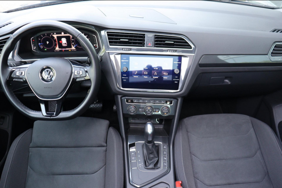 Volkswagen Tiguan 1.5 TSI ACT Highline Business R-Line org.NL schuifdak camera el.klep stoelverw.
