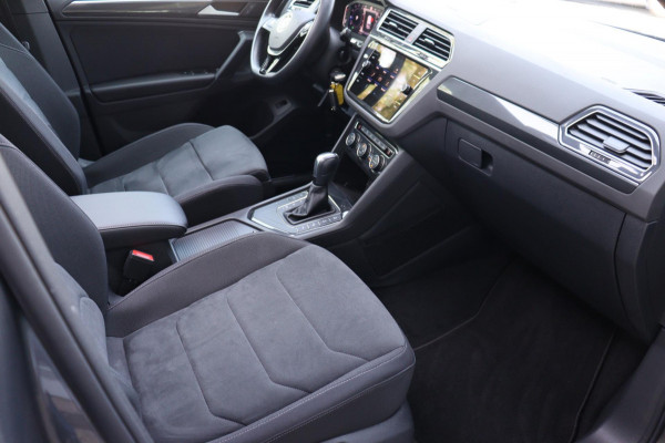 Volkswagen Tiguan 1.5 TSI ACT Highline Business R-Line org.NL schuifdak camera el.klep stoelverw.