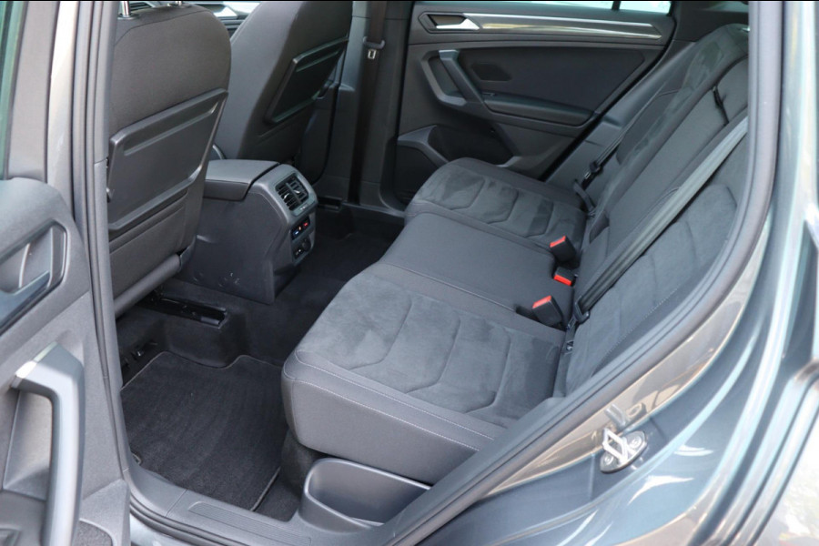 Volkswagen Tiguan 1.5 TSI ACT Highline Business R-Line org.NL schuifdak camera el.klep stoelverw.
