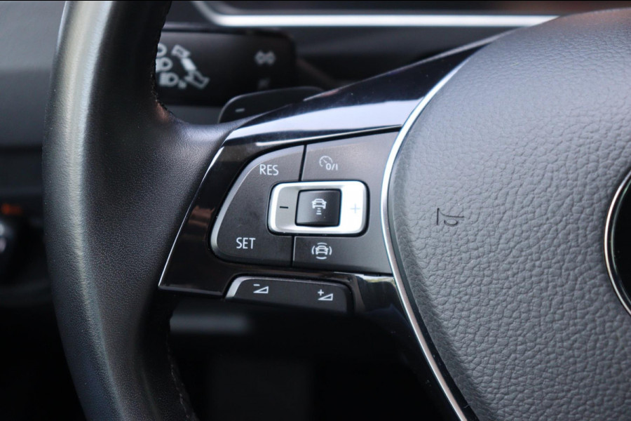 Volkswagen Tiguan 1.5 TSI ACT Highline Business R-Line org.NL schuifdak camera el.klep stoelverw.