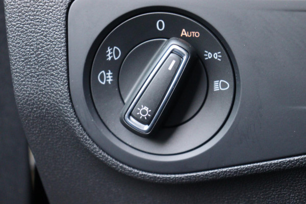 Volkswagen Tiguan 1.5 TSI ACT Highline Business R-Line org.NL schuifdak camera el.klep stoelverw.