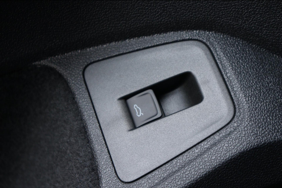 Volkswagen Tiguan 1.5 TSI ACT Highline Business R-Line org.NL schuifdak camera el.klep stoelverw.