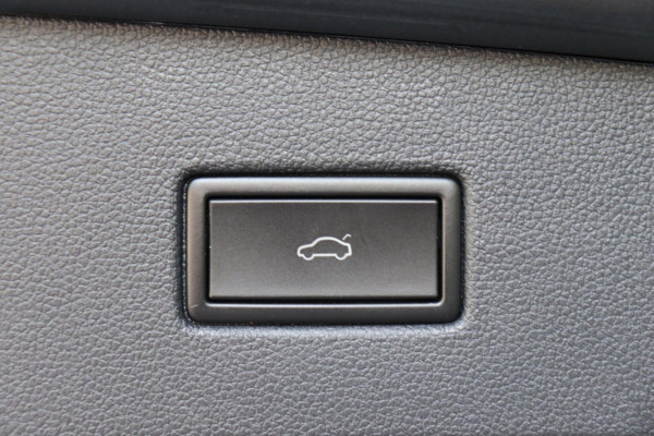 Volkswagen Tiguan 1.5 TSI ACT Highline Business R-Line org.NL schuifdak camera el.klep stoelverw.