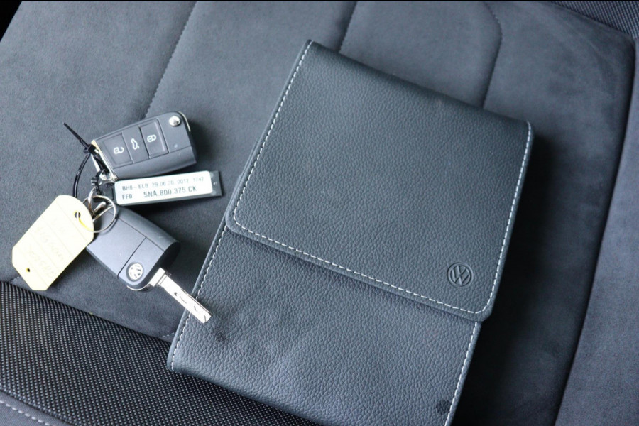 Volkswagen Tiguan 1.5 TSI ACT Highline Business R-Line org.NL schuifdak camera el.klep stoelverw.