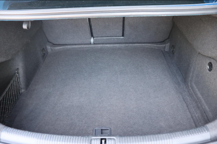 Audi A3 Limousine 35 TFSI CoD Advance Sport S-Line org.NL B&O