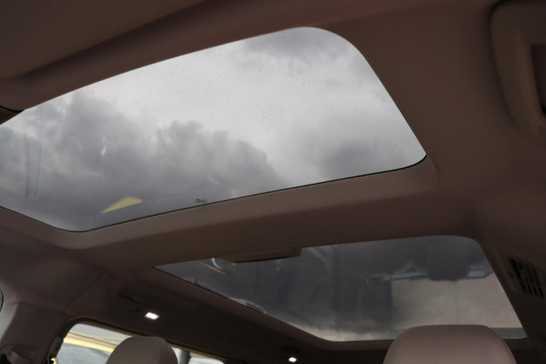 Volkswagen Multivan 1.4 eHybrid L2H1 Style 7-persoons org.NL panoramadak el.trekhaak camera's