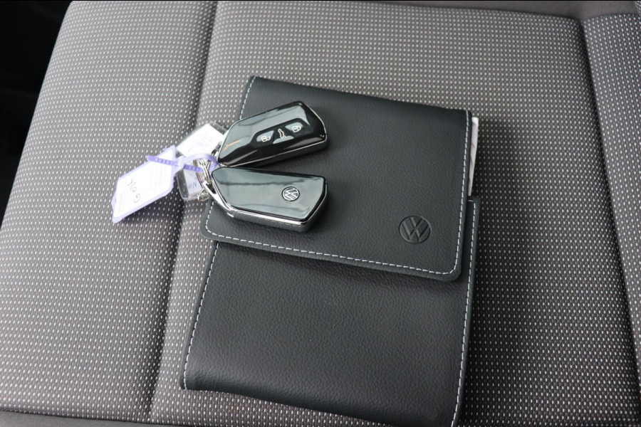 Volkswagen Multivan 1.4 eHybrid L2H1 Style 7-persoons org.NL panoramadak el.trekhaak camera's