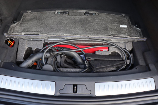 Land Rover Range Rover Velar 2.0 P400e R-Dynamic S