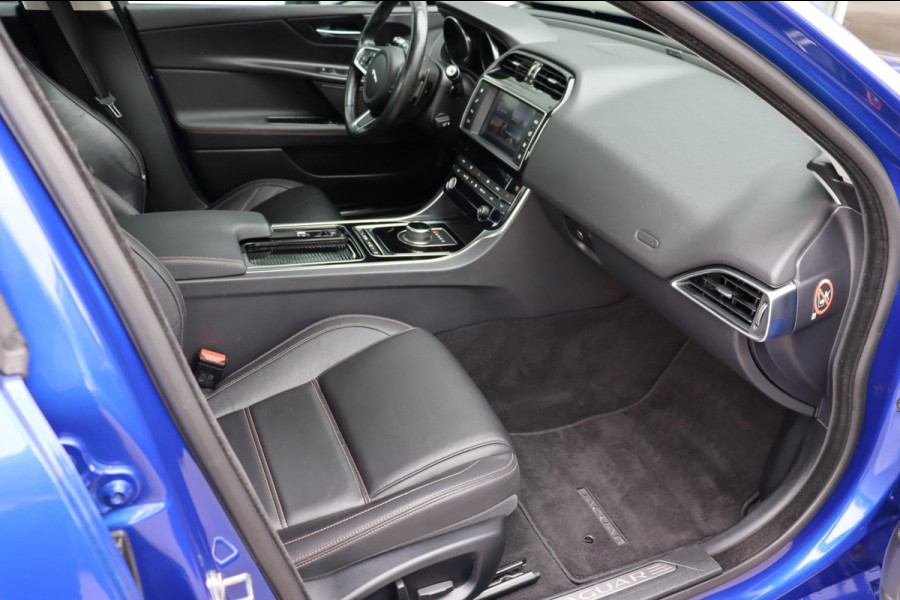 Jaguar XE 2.0 Prestige Pro Edition org. NL leer+el camera a.bank neerklapbaar