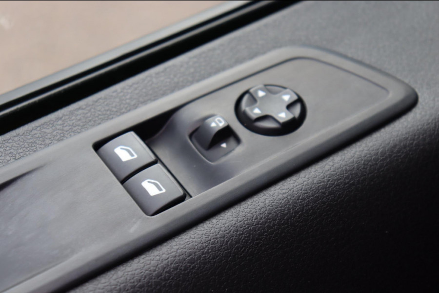 Peugeot Traveller 2.0 BlueHDi 180 Bus. 9-persoons incl.btw/bpm org.NL