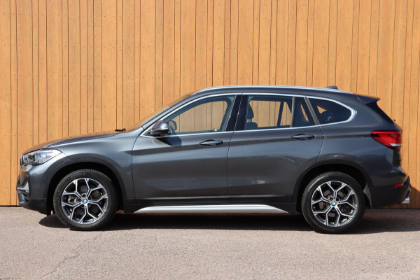 BMW X1 SDrive20i VDL Nedcar Edition org.NL Head-up afn.trekhaak el.klep leer+vw camera