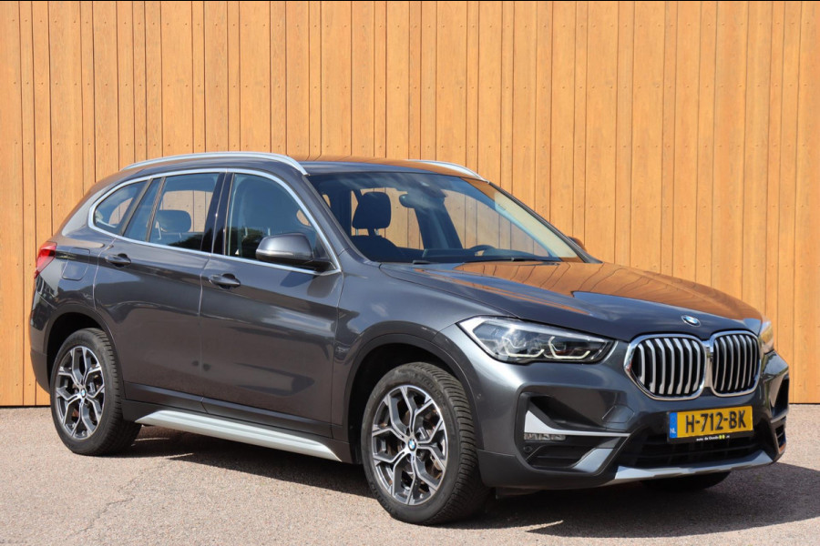 BMW X1 SDrive20i VDL Nedcar Edition org.NL Head-up afn.trekhaak el.klep leer+vw camera