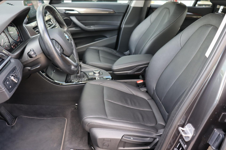 BMW X1 SDrive20i VDL Nedcar Edition org.NL Head-up afn.trekhaak el.klep leer+vw camera