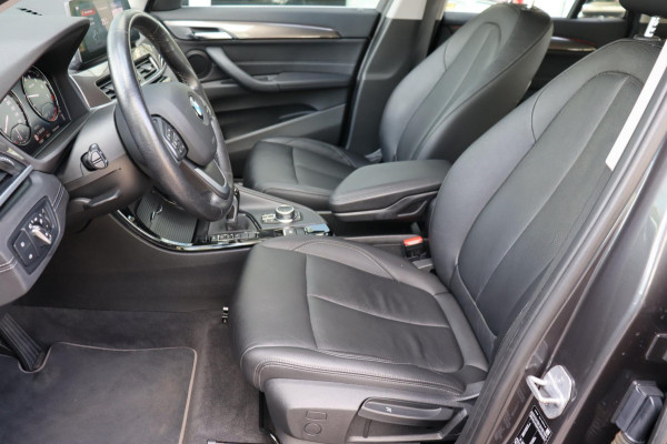 BMW X1 SDrive20i VDL Nedcar Edition org.NL Head-up afn.trekhaak el.klep leer+vw camera