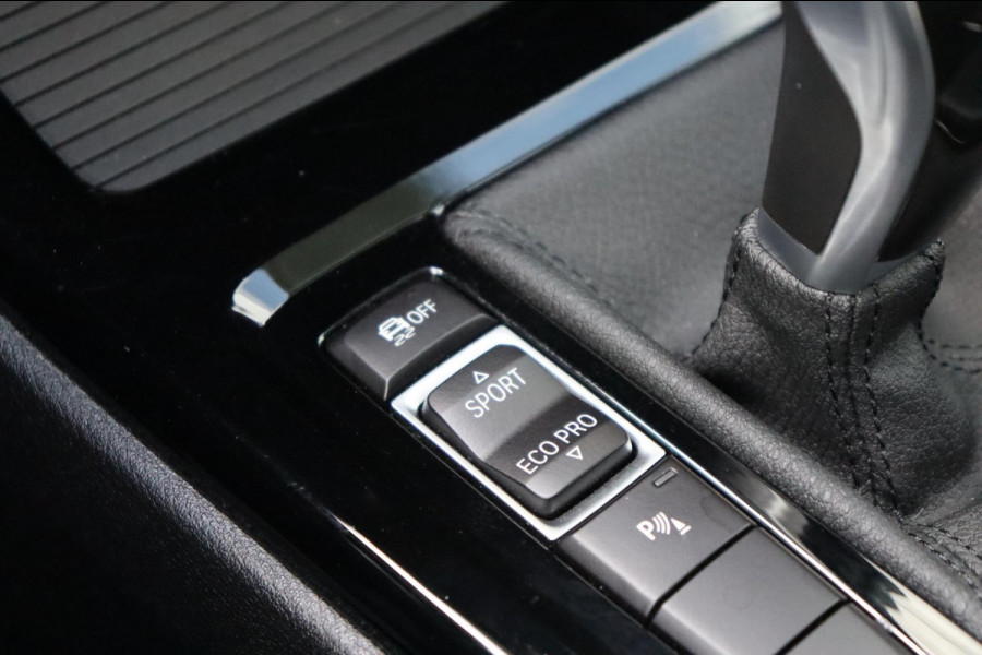 BMW X1 SDrive20i VDL Nedcar Edition org.NL Head-up afn.trekhaak el.klep leer+vw camera