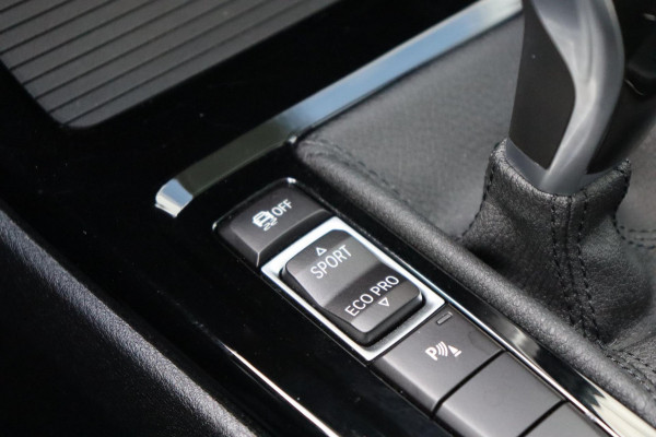 BMW X1 SDrive20i VDL Nedcar Edition org.NL Head-up afn.trekhaak el.klep leer+vw camera