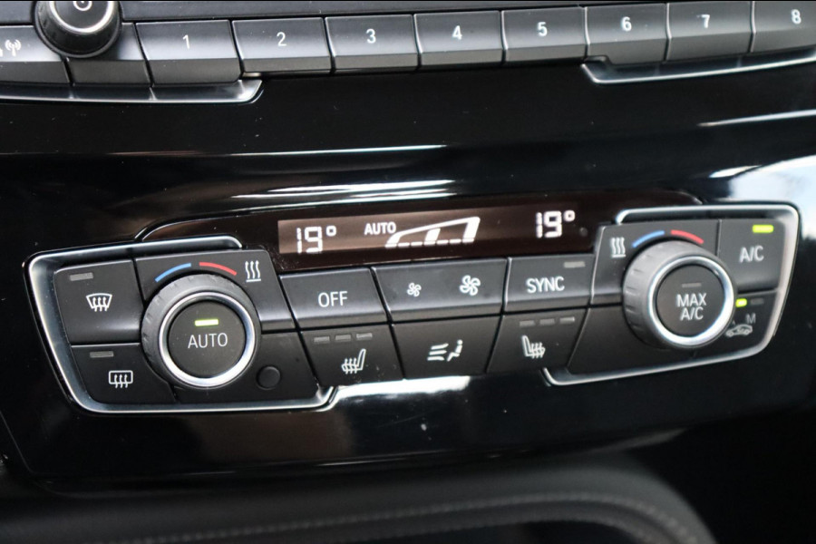 BMW X1 SDrive20i VDL Nedcar Edition org.NL Head-up afn.trekhaak el.klep leer+vw camera