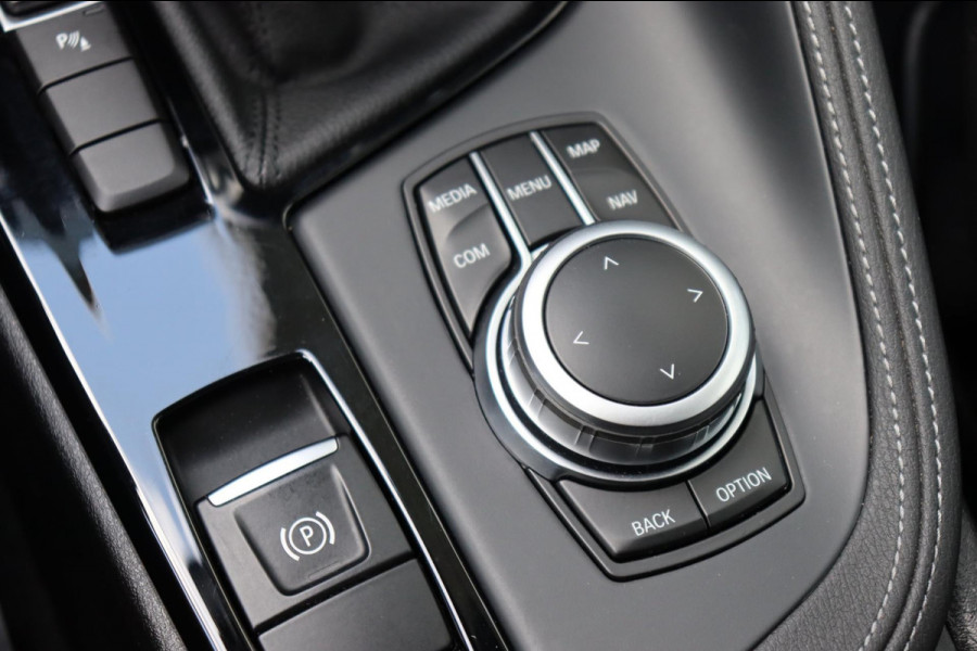 BMW X1 SDrive20i VDL Nedcar Edition org.NL Head-up afn.trekhaak el.klep leer+vw camera